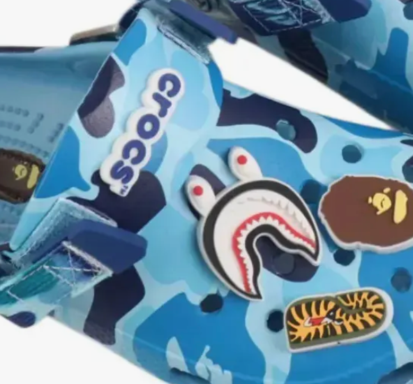 Zuecos camuflaje azul